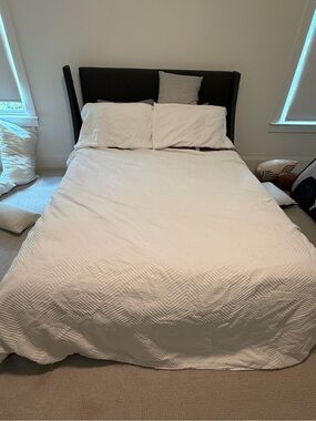 West Elm Queen Duvet Cover with King Pillow Shams